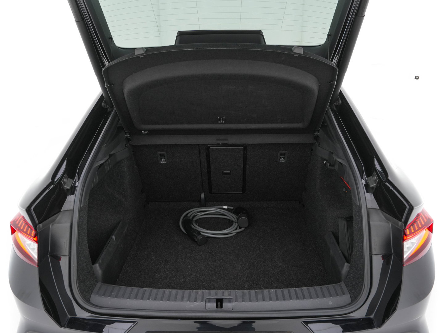 Škoda Enyaq Coupé 85 Sportline [ 3-Fase-11kW] {SoH-95%} (INCL-BTW) Aut. *PANO |  LEATHER-ALCANTARA | FULL-LED | BLINDSPOT | HEATED-SPORTSEATS | CAMERA | KEYLESS | PRIVACY-GLASS | ADAPTIVE-CRUISE | SHIFTPADDLES | TOWBAR | 20''ALU*