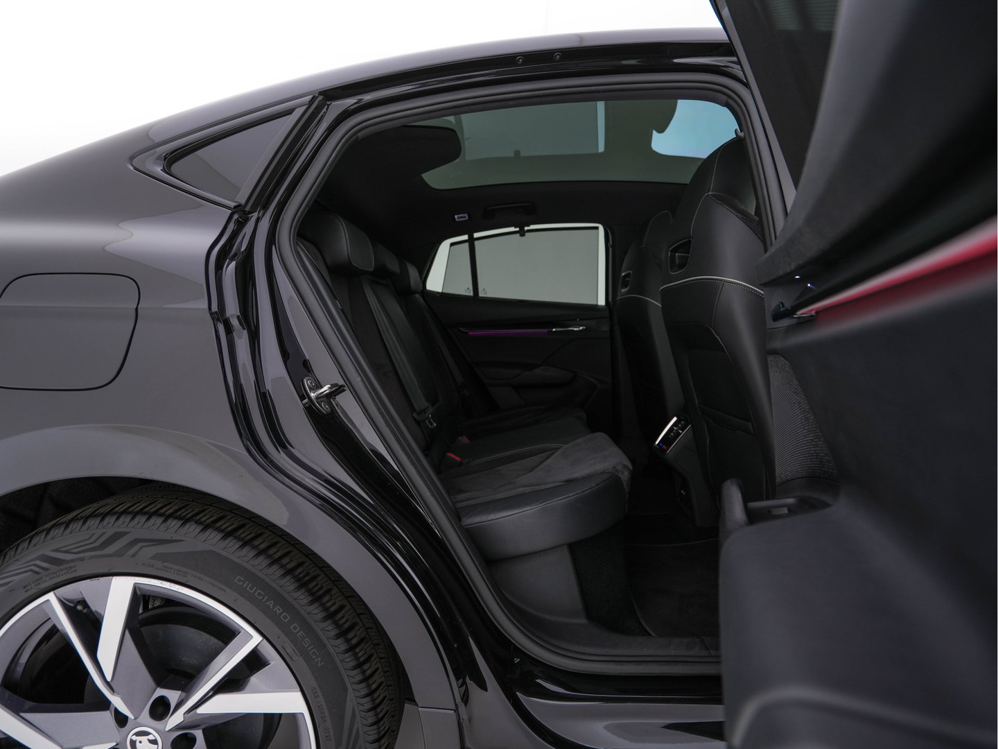 Škoda Enyaq Coupé 85 Sportline [ 3-Fase-11kW] {SoH-95%} (INCL-BTW) Aut. *PANO |  LEATHER-ALCANTARA | FULL-LED | BLINDSPOT | HEATED-SPORTSEATS | CAMERA | KEYLESS | PRIVACY-GLASS | ADAPTIVE-CRUISE | SHIFTPADDLES | TOWBAR | 20''ALU*