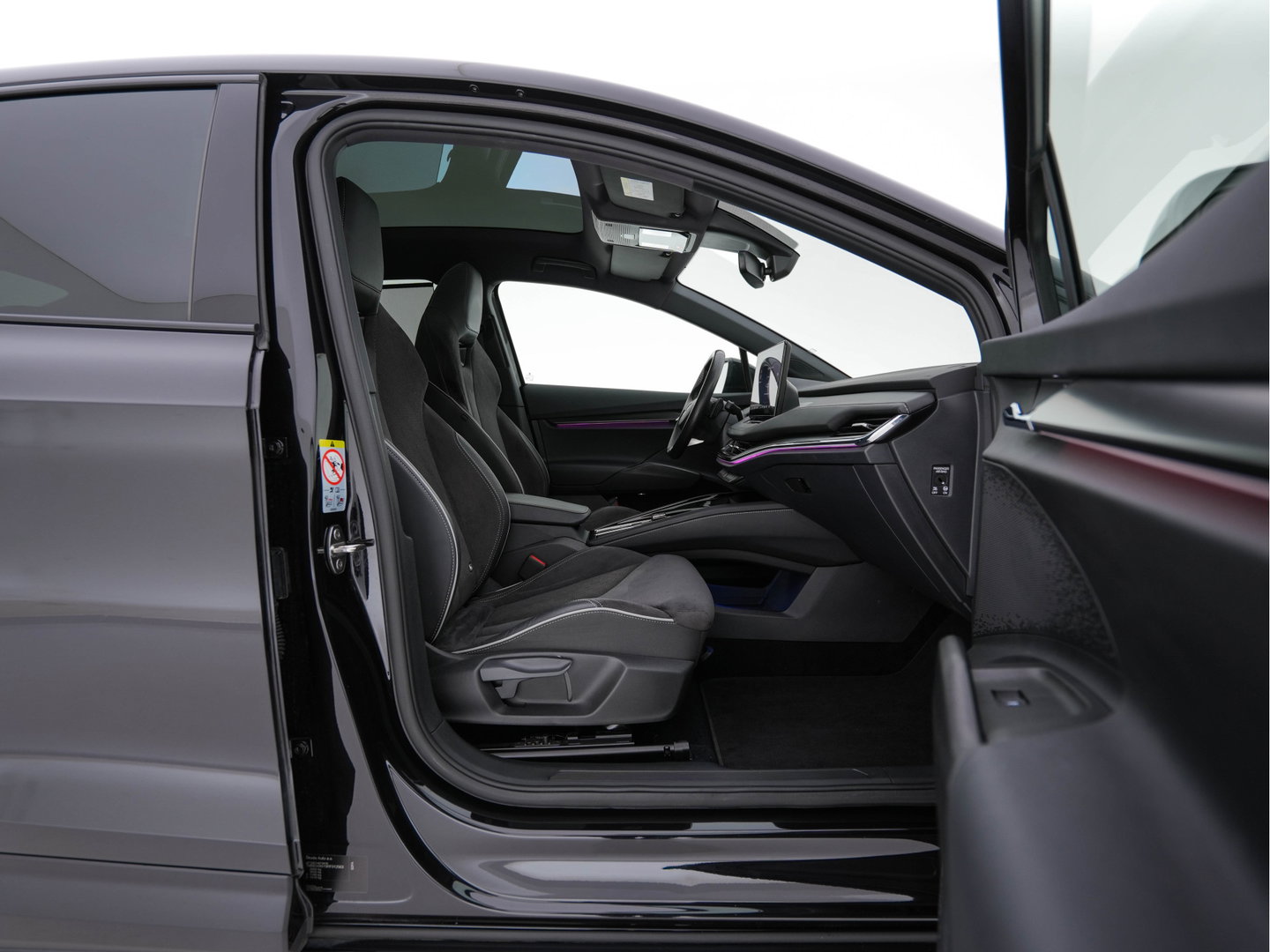 Škoda Enyaq Coupé 85 Sportline [ 3-Fase-11kW] {SoH-95%} (INCL-BTW) Aut. *PANO |  LEATHER-ALCANTARA | FULL-LED | BLINDSPOT | HEATED-SPORTSEATS | CAMERA | KEYLESS | PRIVACY-GLASS | ADAPTIVE-CRUISE | SHIFTPADDLES | TOWBAR | 20''ALU*