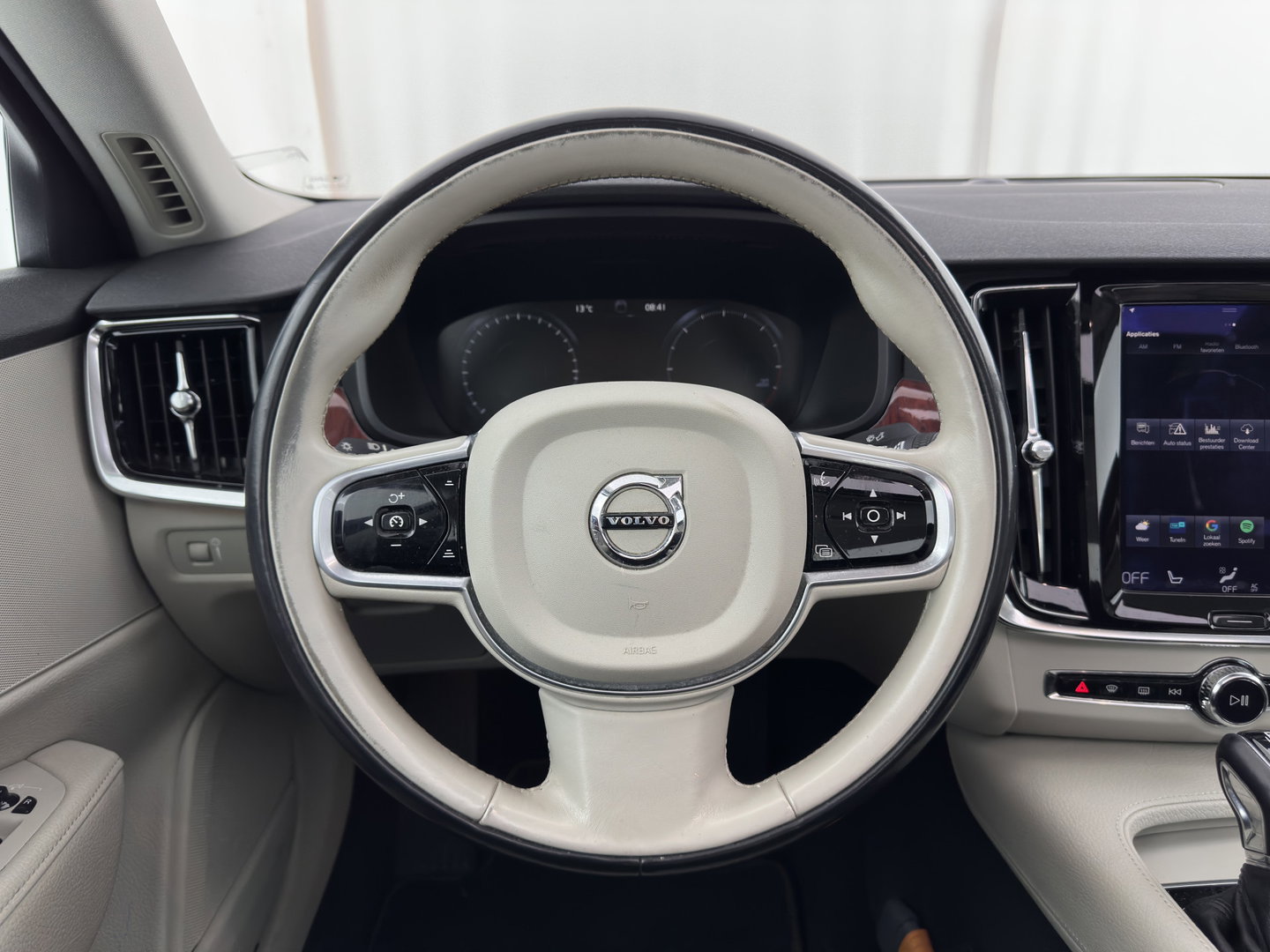 Volvo S90 2.0 D4 Momentum Aut. *PANO | LEATHER | FULL-LED | TOPVIEW | BLINDSPOT | HEATED-SPORTSEATS | DIGI-COCKPIT | NAVI-FULLMAP | ECC | HEAD-UP | ADAPTIVE-CRUISE | PDC | APP.CONNECT | 18''ALU*