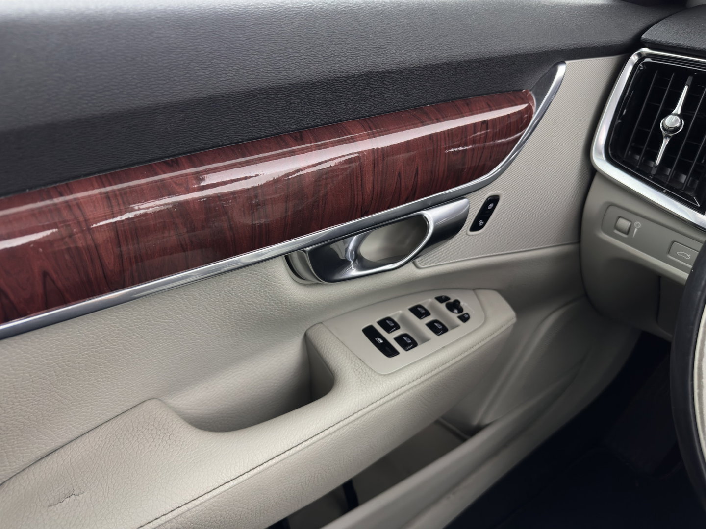 Volvo S90 2.0 D4 Momentum Aut. *PANO | LEATHER | FULL-LED | TOPVIEW | BLINDSPOT | HEATED-SPORTSEATS | DIGI-COCKPIT | NAVI-FULLMAP | ECC | HEAD-UP | ADAPTIVE-CRUISE | PDC | APP.CONNECT | 18''ALU*