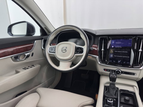 Volvo S90 2.0 D4 Momentum Aut. *PANO | LEATHER | FULL-LED | TOPVIEW | BLINDSPOT | HEATED-SPORTSEATS | DIGI-COCKPIT | NAVI-FULLMAP | ECC | HEAD-UP | ADAPTIVE-CRUISE | PDC | APP.CONNECT | 18''ALU*