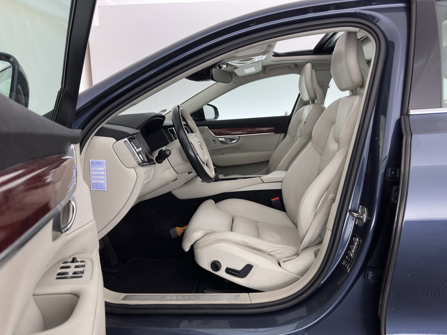 Volvo S90 2.0 D4 Momentum Aut. *PANO | LEATHER | FULL-LED | TOPVIEW | BLINDSPOT | HEATED-SPORTSEATS | DIGI-COCKPIT | NAVI-FULLMAP | ECC | HEAD-UP | ADAPTIVE-CRUISE | PDC | APP.CONNECT | 18''ALU*