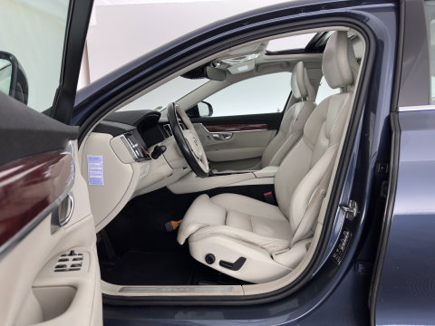 Volvo S90 2.0 D4 Momentum Aut. *PANO | LEATHER | FULL-LED | TOPVIEW | BLINDSPOT | HEATED-SPORTSEATS | DIGI-COCKPIT | NAVI-FULLMAP | ECC | HEAD-UP | ADAPTIVE-CRUISE | PDC | APP.CONNECT | 18''ALU*