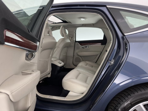Volvo S90 2.0 D4 Momentum Aut. *PANO | LEATHER | FULL-LED | TOPVIEW | BLINDSPOT | HEATED-SPORTSEATS | DIGI-COCKPIT | NAVI-FULLMAP | ECC | HEAD-UP | ADAPTIVE-CRUISE | PDC | APP.CONNECT | 18''ALU*