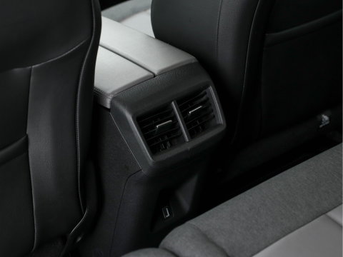 Citroën C5 Aircross 1.5 BlueHDI Business-Plus (INCL-BTW) *LEATHER-MICROFIBRE | NAVI-FULLMAP | FULL-LED | KEYLESS | TOPVIEW | ECC | PRIVACY-GLASS | PDC | CRUISE | DAB | DIGI-COCKPIT | CARPLAY |  LANE-ASSIST | TOWBAR | 19"ALU*