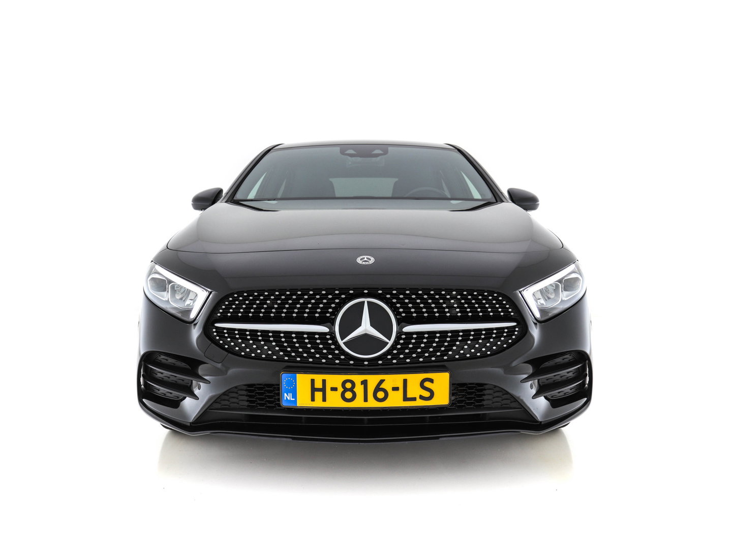 Mercedes-Benz A-Klasse 160 AMG-Styling Business Solution (INCL-BTW) *FULL-LED |  LEATHER-MICROFIBRE | KEYLESS | CARBON-INLAY | HEATED-SPORTSEATS | WIDE-SCREEN | NAVI-FULLMAP | CAMERA | ECC | PDC | CRUISE | CARPLAY | AMBIENTLIGHT | PRIVACY-GLASS | 1