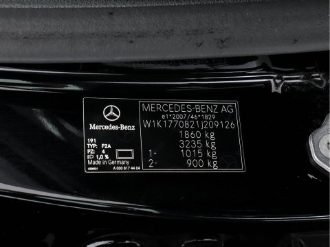 Mercedes-Benz A-Klasse 160 AMG-Styling Business Solution (INCL-BTW) *FULL-LED |  LEATHER-MICROFIBRE | KEYLESS | CARBON-INLAY | HEATED-SPORTSEATS | WIDE-SCREEN | NAVI-FULLMAP | CAMERA | ECC | PDC | CRUISE | CARPLAY | AMBIENTLIGHT | PRIVACY-GLASS | 1