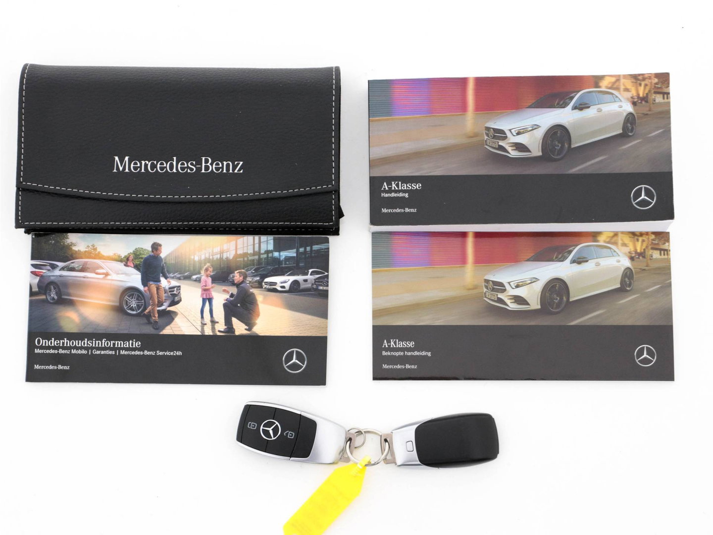 Mercedes-Benz A-Klasse 160 AMG-Styling Business Solution (INCL-BTW) *FULL-LED |  LEATHER-MICROFIBRE | KEYLESS | CARBON-INLAY | HEATED-SPORTSEATS | WIDE-SCREEN | NAVI-FULLMAP | CAMERA | ECC | PDC | CRUISE | CARPLAY | AMBIENTLIGHT | PRIVACY-GLASS | 1