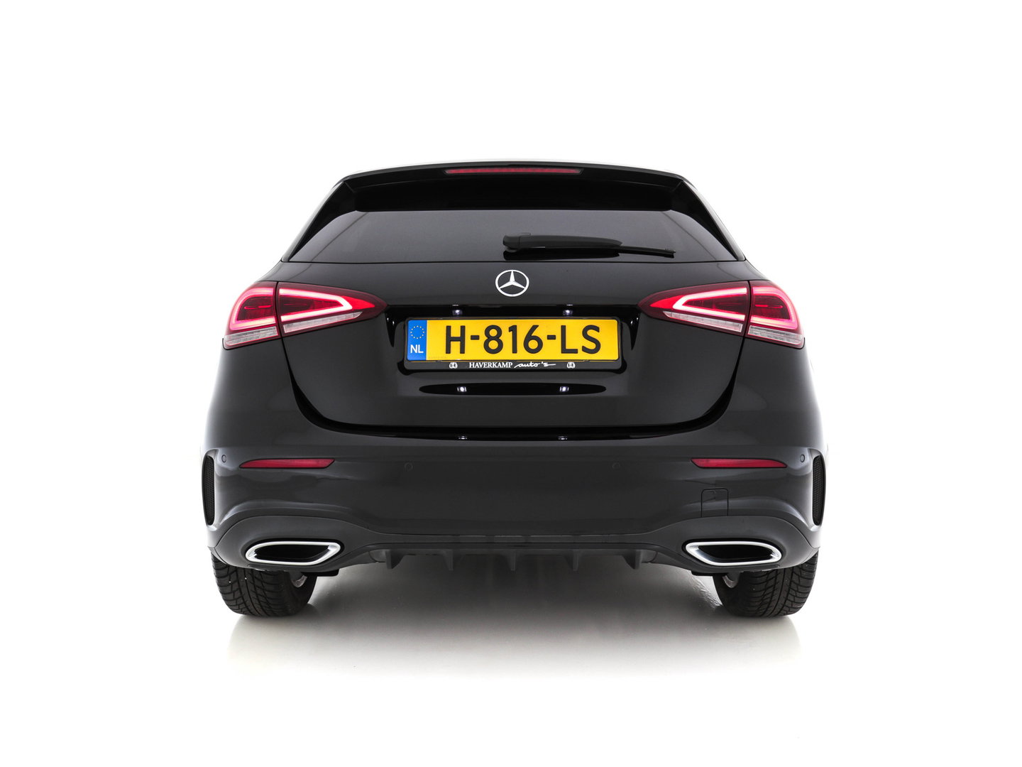 Mercedes-Benz A-Klasse 160 AMG-Styling Business Solution (INCL-BTW) *FULL-LED |  LEATHER-MICROFIBRE | KEYLESS | CARBON-INLAY | HEATED-SPORTSEATS | WIDE-SCREEN | NAVI-FULLMAP | CAMERA | ECC | PDC | CRUISE | CARPLAY | AMBIENTLIGHT | PRIVACY-GLASS | 1