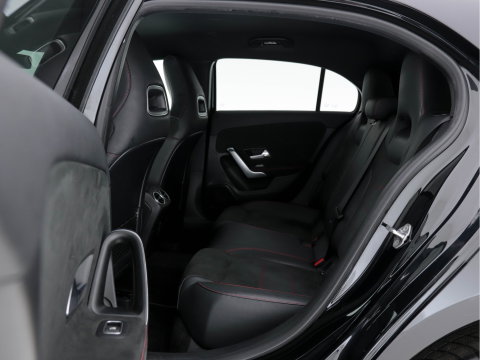 Mercedes-Benz A-Klasse 160 AMG-Styling Business Solution (INCL-BTW) *FULL-LED |  LEATHER-MICROFIBRE | KEYLESS | CARBON-INLAY | HEATED-SPORTSEATS | WIDE-SCREEN | NAVI-FULLMAP | CAMERA | ECC | PDC | CRUISE | CARPLAY | AMBIENTLIGHT | PRIVACY-GLASS | 1