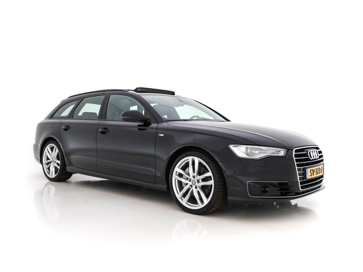 Audi A6 Avant 3.0 TDI Quattro S-Line Aut. *PANO | LEATHER-ALCANTARA | BI-XENON | BOSE-AUDIO | NAVI-FULLMAP | DAB | CAMERA | ECC | HEATED-SPORTSEATS | PDC | CRUISE | TOWBAR | KEYLESS | 20"ALU*