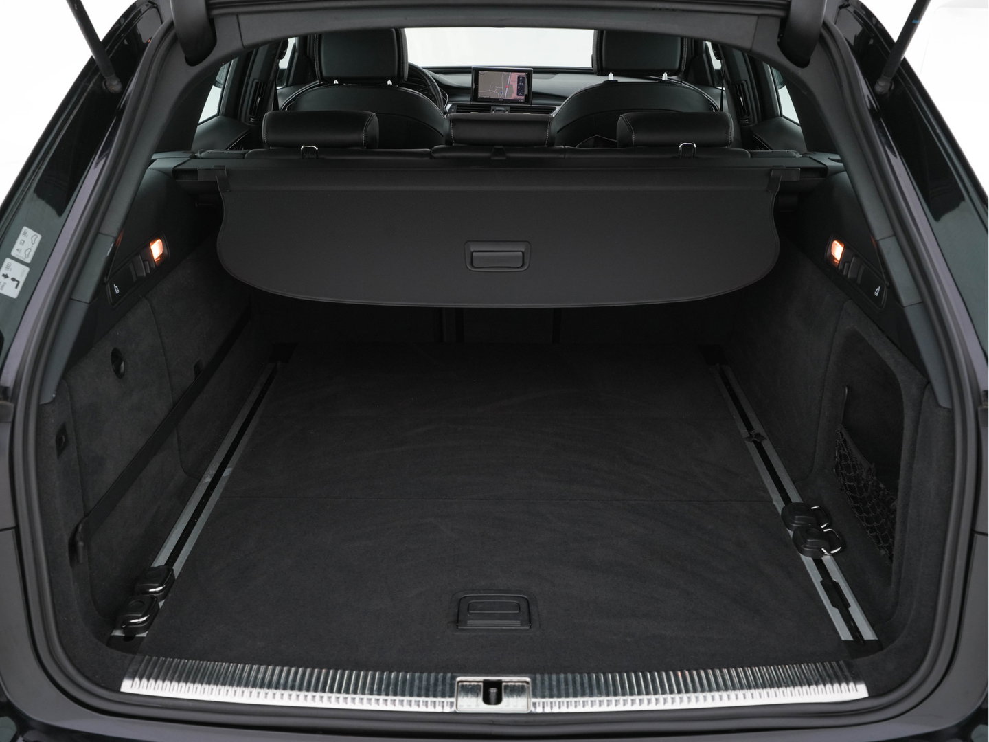 Audi A6 Avant 3.0 TDI Quattro S-Line Aut. *PANO | LEATHER-ALCANTARA | BI-XENON | BOSE-AUDIO | NAVI-FULLMAP | DAB | CAMERA | ECC | HEATED-SPORTSEATS | PDC | CRUISE | TOWBAR | KEYLESS | 20"ALU*