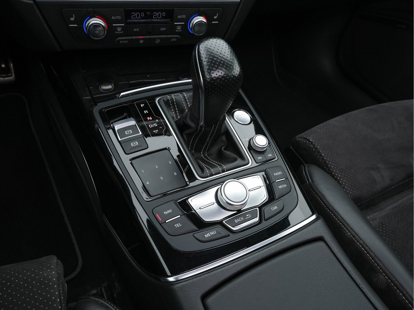 Audi A6 Avant 3.0 TDI Quattro S-Line Aut. *PANO | LEATHER-ALCANTARA | BI-XENON | BOSE-AUDIO | NAVI-FULLMAP | DAB | CAMERA | ECC | HEATED-SPORTSEATS | PDC | CRUISE | TOWBAR | KEYLESS | 20"ALU*