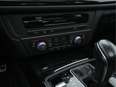 Audi A6 Avant 3.0 TDI Quattro S-Line Aut. *PANO | LEATHER-ALCANTARA | BI-XENON | BOSE-AUDIO | NAVI-FULLMAP | DAB | CAMERA | ECC | HEATED-SPORTSEATS | PDC | CRUISE | TOWBAR | KEYLESS | 20"ALU*