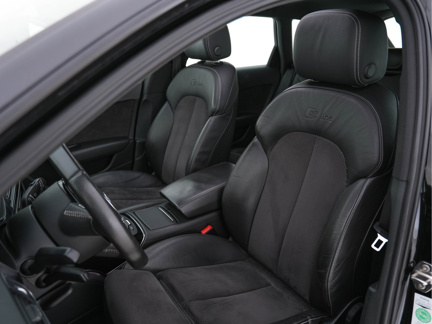 Audi A6 Avant 3.0 TDI Quattro S-Line Aut. *PANO | LEATHER-ALCANTARA | BI-XENON | BOSE-AUDIO | NAVI-FULLMAP | DAB | CAMERA | ECC | HEATED-SPORTSEATS | PDC | CRUISE | TOWBAR | KEYLESS | 20"ALU*
