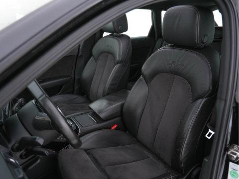 Audi A6 Avant 3.0 TDI Quattro S-Line Aut. *PANO | LEATHER-ALCANTARA | BI-XENON | BOSE-AUDIO | NAVI-FULLMAP | DAB | CAMERA | ECC | HEATED-SPORTSEATS | PDC | CRUISE | TOWBAR | KEYLESS | 20"ALU*