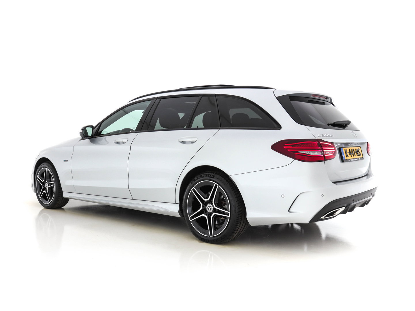 Mercedes-Benz C-Klasse Estate 300 e AMG-Sportpack Limited Business Solution (Plug-in) (INCL-BTW) Aut. *PANO | LEATHER-ALCANTARA | FULL-LED | NAVI-FULLMAP | TOPVIEW | BLINDSPOT | PREMIUM-AUDIO | DAB | CARPLAY | AMBIENTLIGHT | DIGI-COCKPIT | SPORTSEATS | 18"ALU*