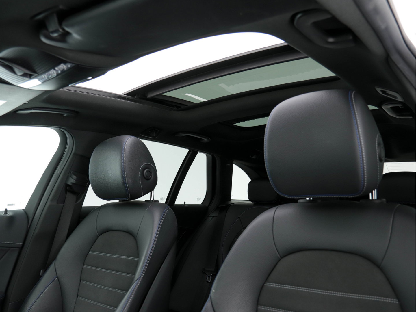 Mercedes-Benz C-Klasse Estate 300 e AMG-Sportpack Limited Business Solution (Plug-in) (INCL-BTW) Aut. *PANO | LEATHER-ALCANTARA | FULL-LED | NAVI-FULLMAP | TOPVIEW | BLINDSPOT | PREMIUM-AUDIO | DAB | CARPLAY | AMBIENTLIGHT | DIGI-COCKPIT | SPORTSEATS | 18"ALU*