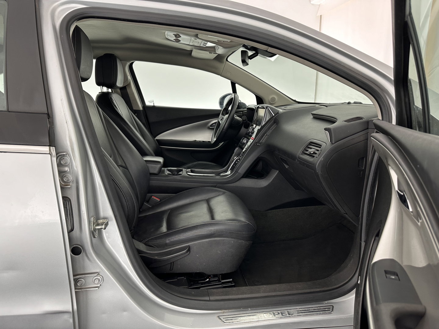 Opel Ampera 1.4 (Plug-In) Aut. *LEATHER | NAVI-FULLMAP | BOSE-AUDIO | KEYLESS | CAMERA | ECC | HEATED-COMFORTSEATS | PDC | CRUISE*