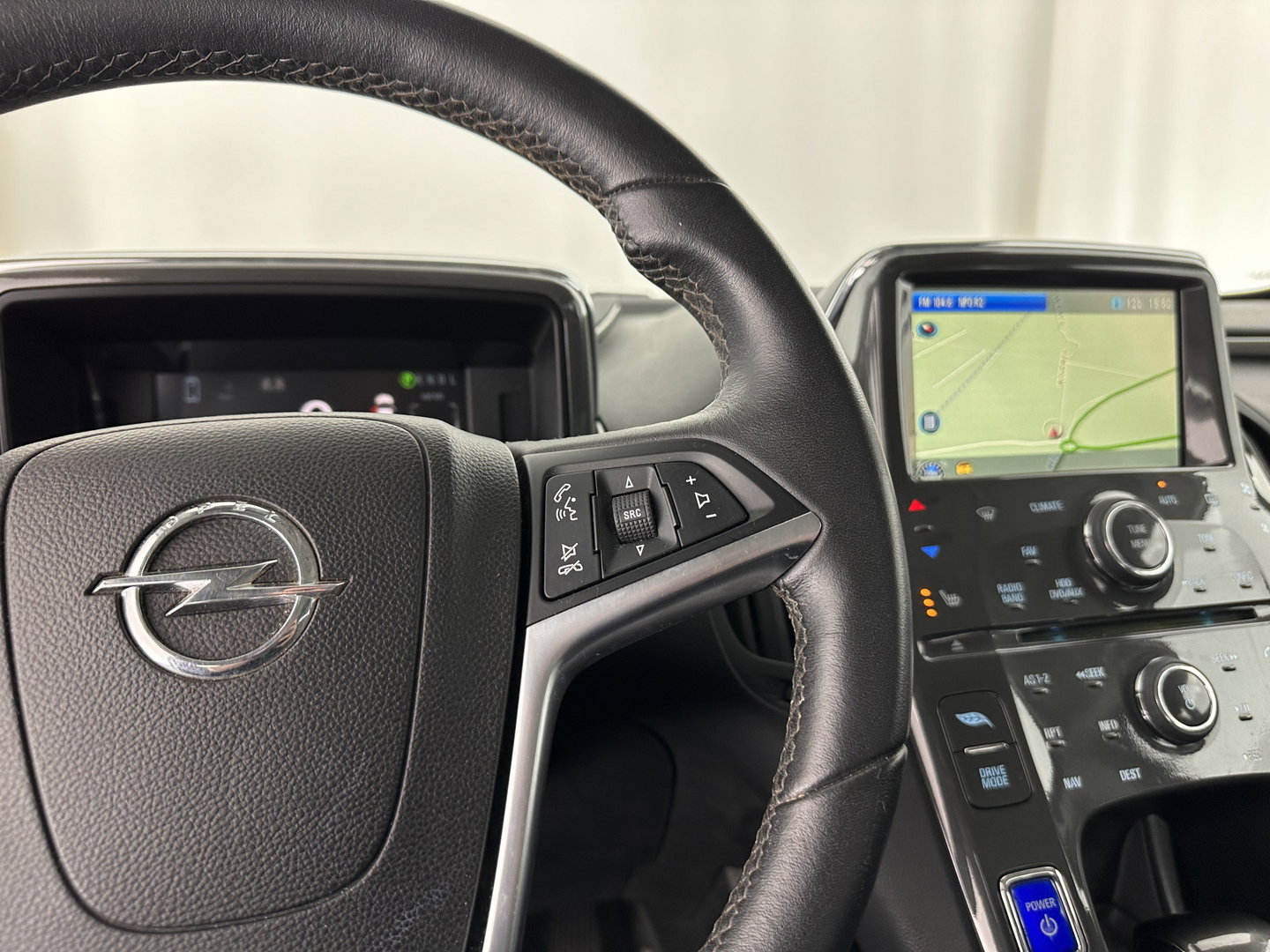 Opel Ampera 1.4 (Plug-In) Aut. *LEATHER | NAVI-FULLMAP | BOSE-AUDIO | KEYLESS | CAMERA | ECC | HEATED-COMFORTSEATS | PDC | CRUISE*