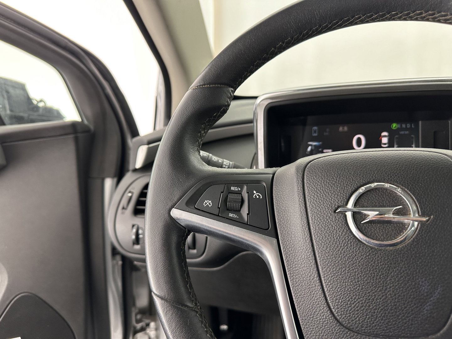 Opel Ampera 1.4 (Plug-In) Aut. *LEATHER | NAVI-FULLMAP | BOSE-AUDIO | KEYLESS | CAMERA | ECC | HEATED-COMFORTSEATS | PDC | CRUISE*
