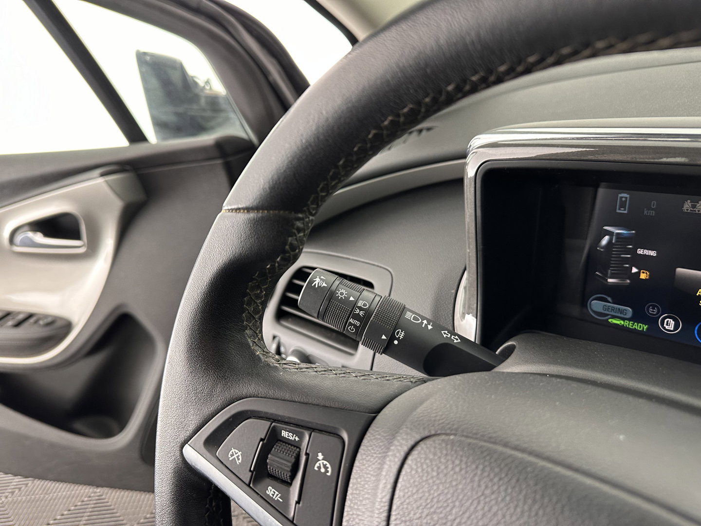 Opel Ampera 1.4 (Plug-In) Aut. *LEATHER | NAVI-FULLMAP | BOSE-AUDIO | KEYLESS | CAMERA | ECC | HEATED-COMFORTSEATS | PDC | CRUISE*