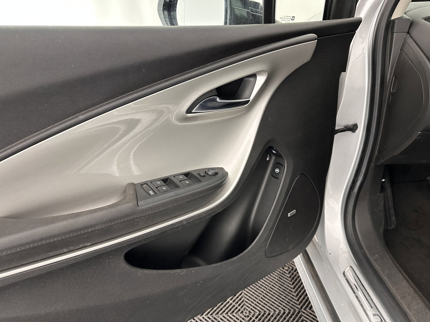 Opel Ampera 1.4 (Plug-In) Aut. *LEATHER | NAVI-FULLMAP | BOSE-AUDIO | KEYLESS | CAMERA | ECC | HEATED-COMFORTSEATS | PDC | CRUISE*