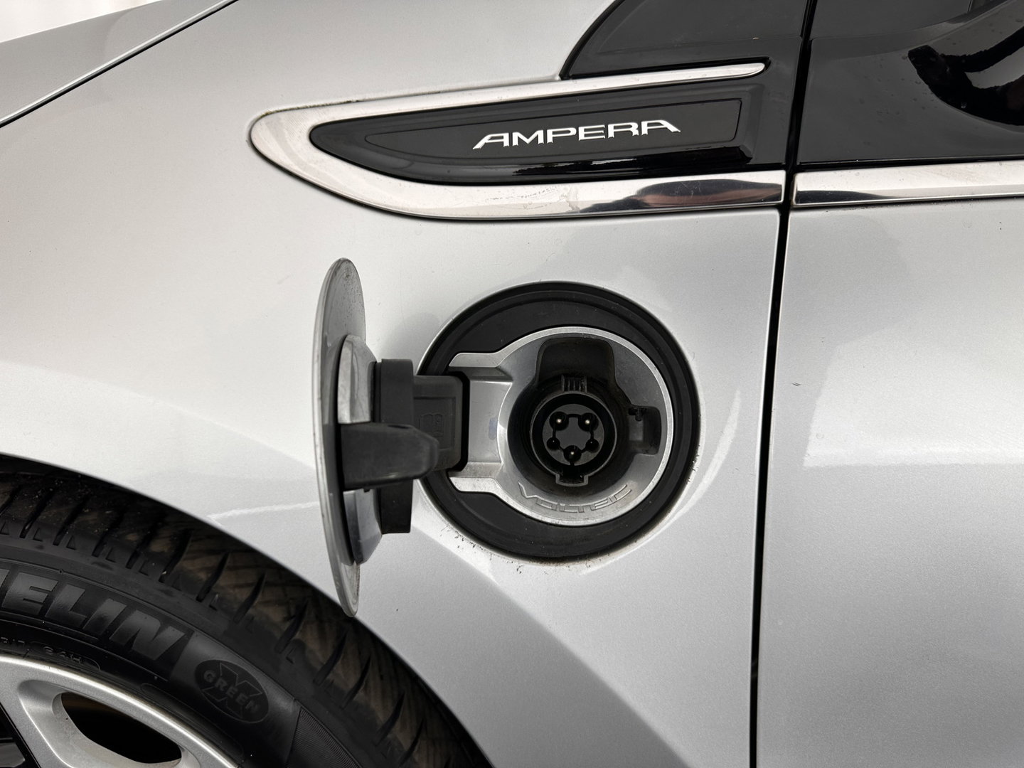 Opel Ampera 1.4 (Plug-In) Aut. *LEATHER | NAVI-FULLMAP | BOSE-AUDIO | KEYLESS | CAMERA | ECC | HEATED-COMFORTSEATS | PDC | CRUISE*