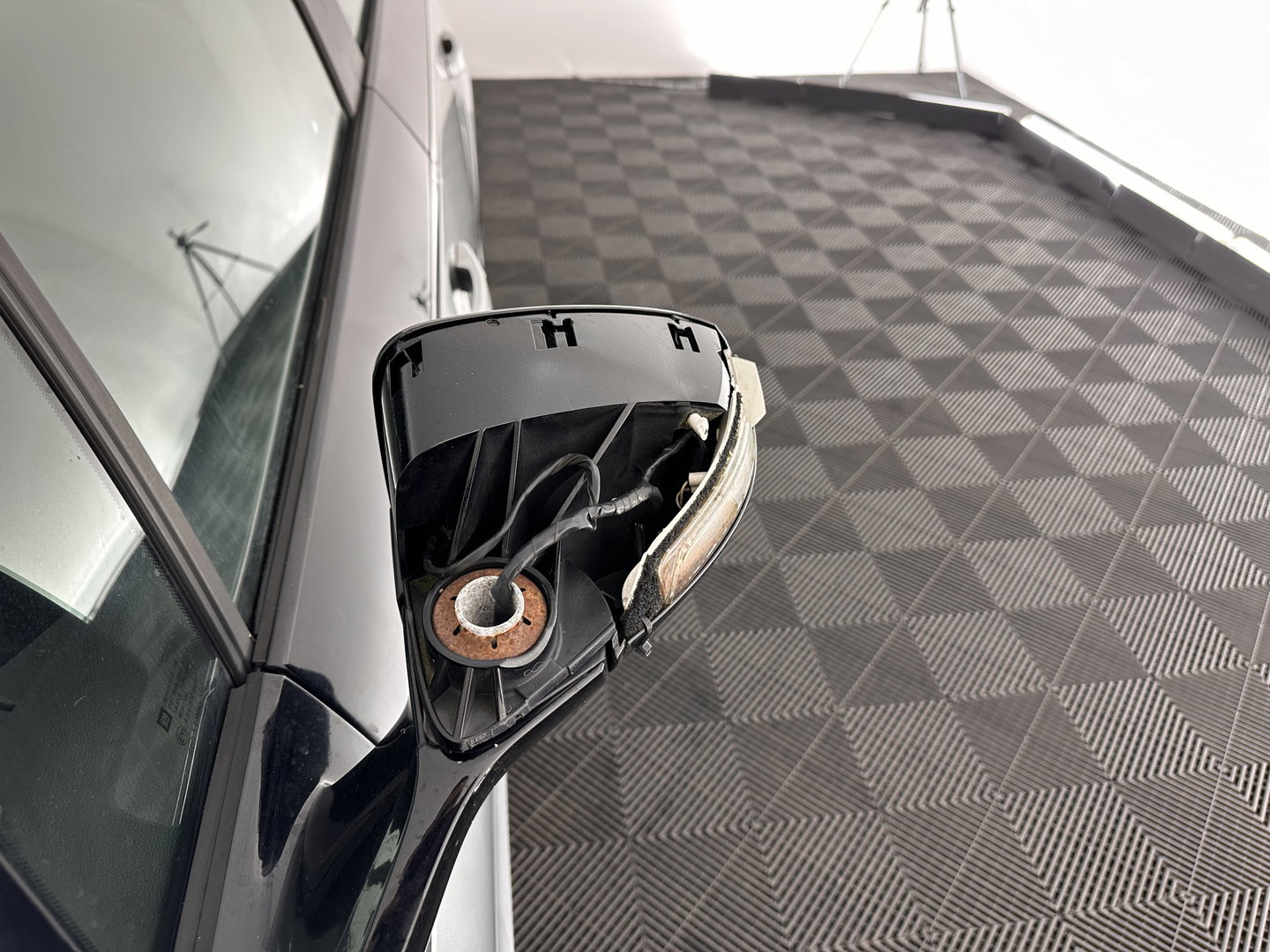Opel Ampera 1.4 (Plug-In) Aut. *LEATHER | NAVI-FULLMAP | BOSE-AUDIO | KEYLESS | CAMERA | ECC | HEATED-COMFORTSEATS | PDC | CRUISE*