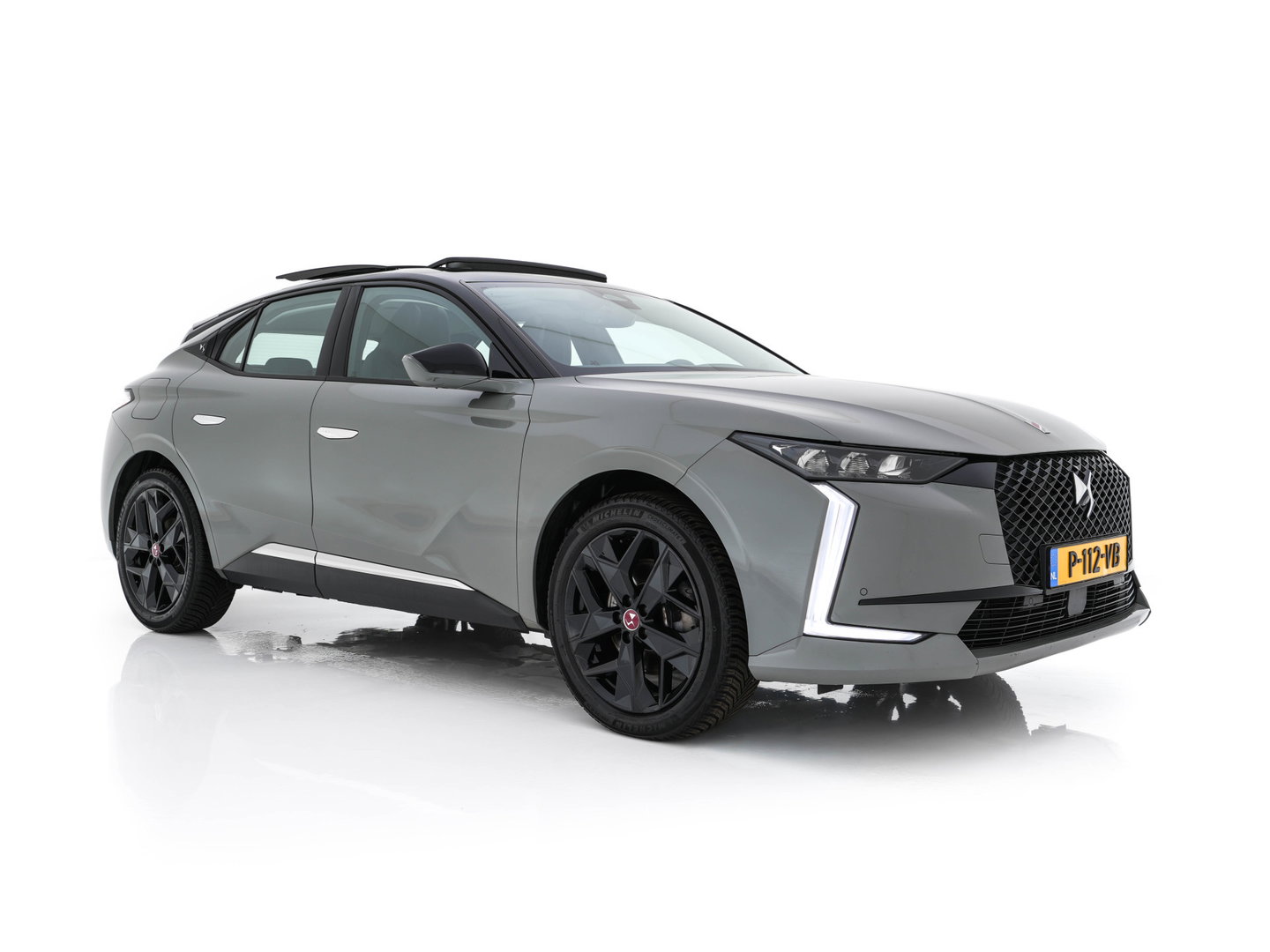 DS DS 4 1.6 Performance-Line+ PureTech (INCL-BTW) Aut. *PANO | LEATHER-MICROFIBRE | FULL-LED | HEATED-SPORTSEATS | DIGI-COCKPIT | KEYLESS | CAMERA | LANE-ASSIST | CARPLAY | ECC | SHIFTPADDLES | PDC | TOWBAR | 19''ALU*
