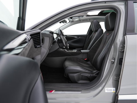 DS DS 4 1.6 Performance-Line+ PureTech (INCL-BTW) Aut. *PANO | LEATHER-MICROFIBRE | FULL-LED | HEATED-SPORTSEATS | DIGI-COCKPIT | KEYLESS | CAMERA | LANE-ASSIST | CARPLAY | ECC | SHIFTPADDLES | PDC | TOWBAR | 19''ALU*