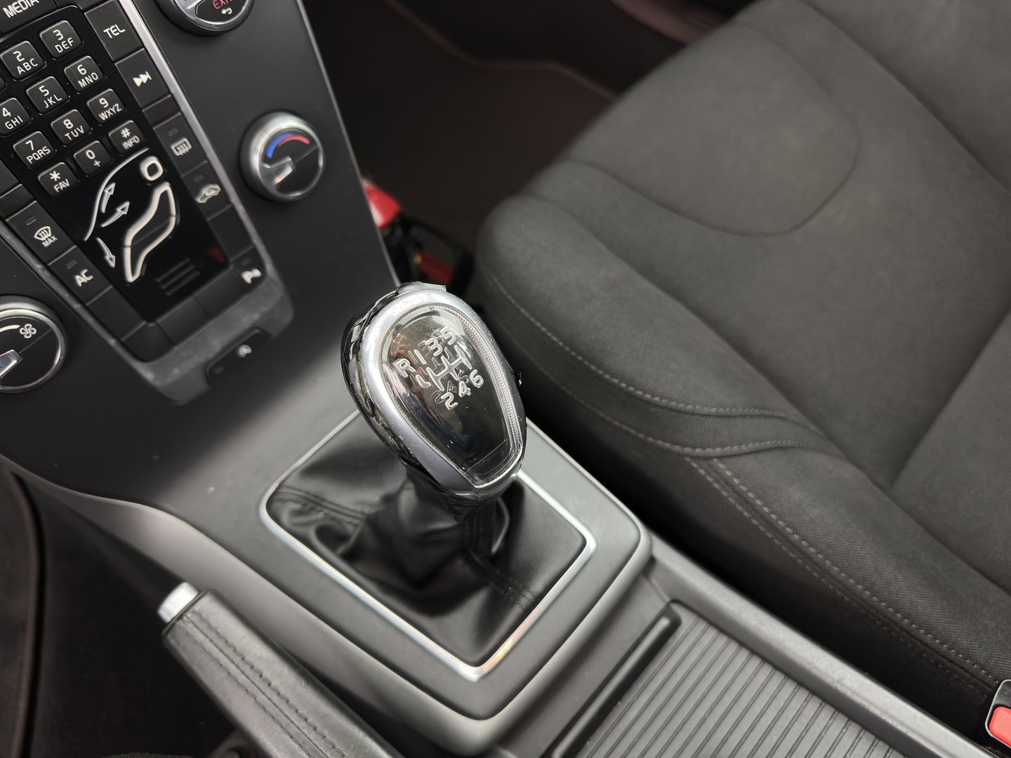 Volvo V40 1.6 D2 Kinetic *NAVI-FULLMAP | COMFORT-SEATS | ECC | PDC | SIPS | CRUISE | 16''ALU*