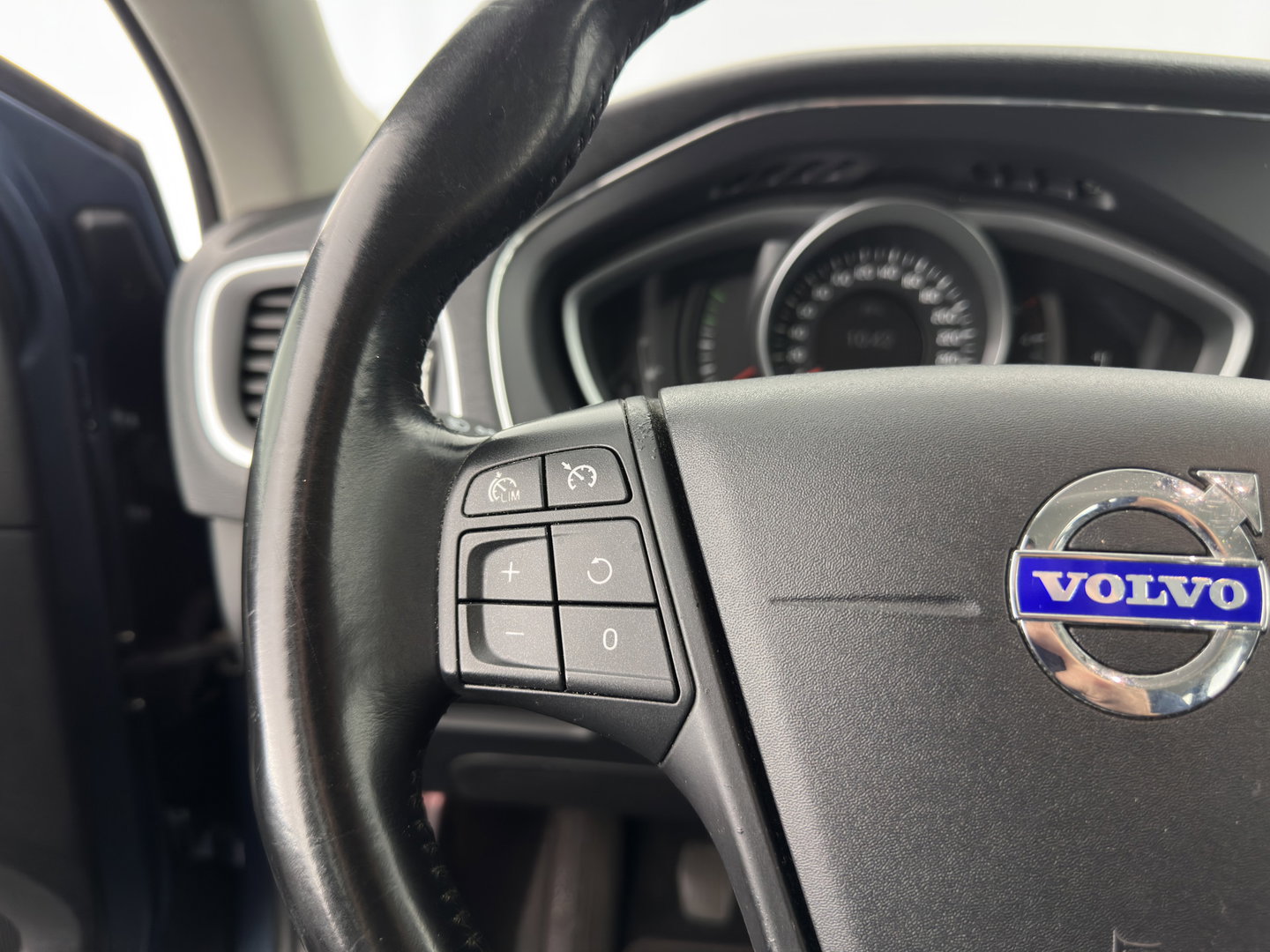Volvo V40 1.6 D2 Kinetic *NAVI-FULLMAP | COMFORT-SEATS | ECC | PDC | SIPS | CRUISE | 16''ALU*
