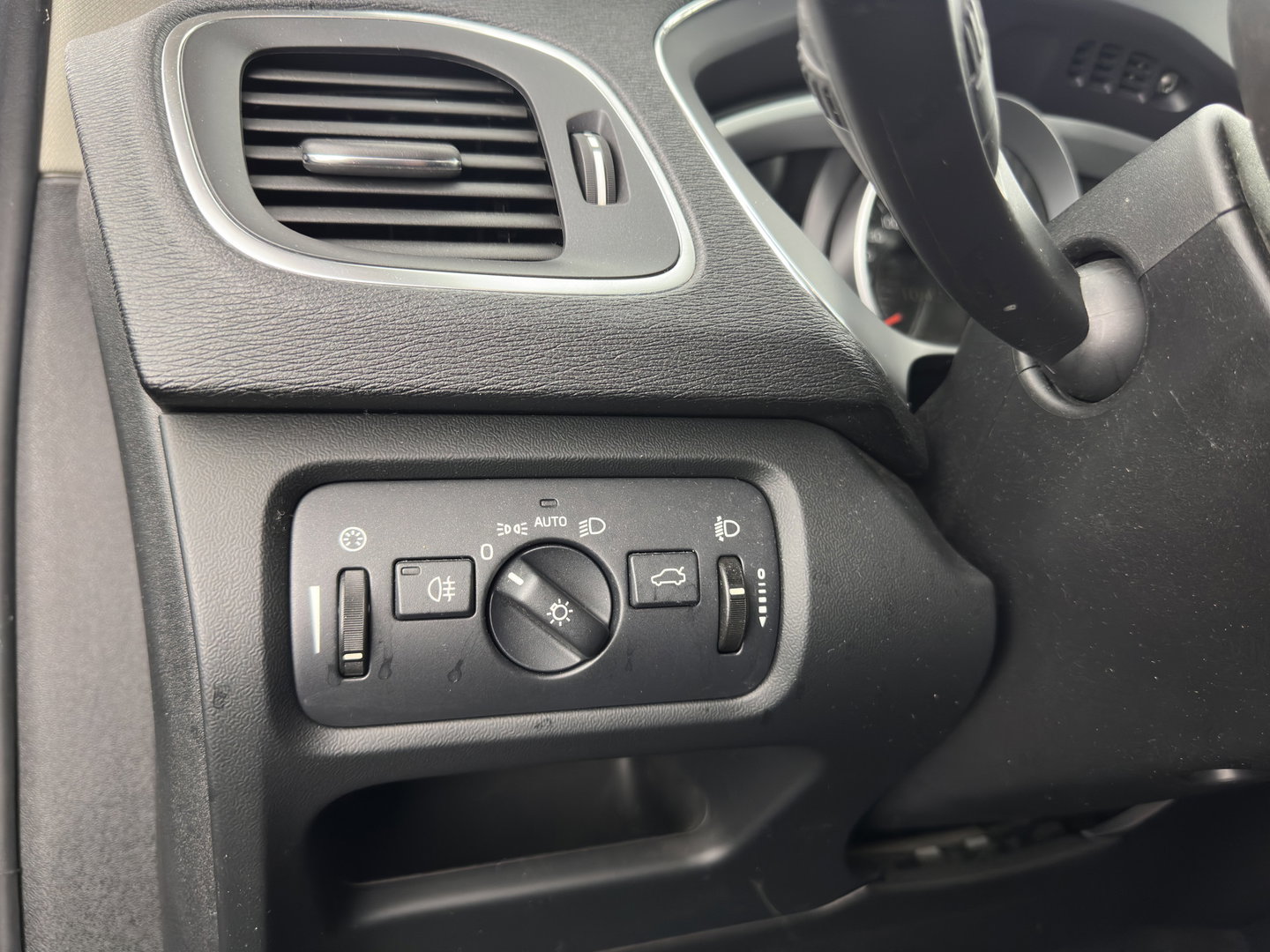 Volvo V40 1.6 D2 Kinetic *NAVI-FULLMAP | COMFORT-SEATS | ECC | PDC | SIPS | CRUISE | 16''ALU*