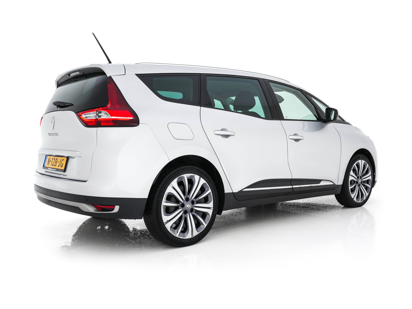 Renault Grand Scénic 1.3 TCe Business Zen [ 7-Pers. ] (INCL-BTW) *NAVI-FULLMAP | COMFORT-SEATS | DIGI-COCKPIT | ECC | PDC | CRUISE | PRIVACY-GLASS | DAB | CARPLAY*