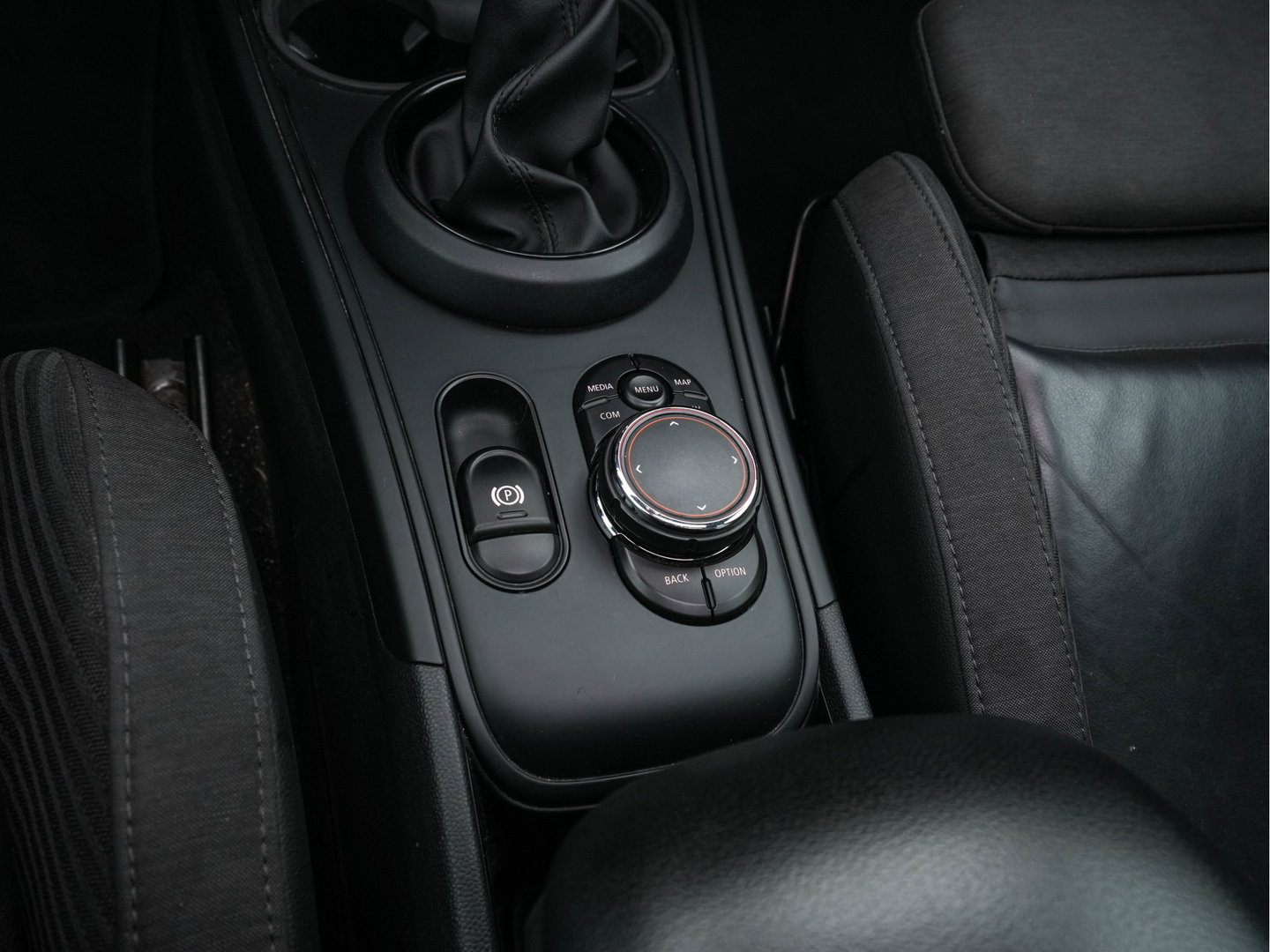 MINI Countryman 2.0 Cooper S E ALL4 Chili Plug-In (INCL-BTW) Aut. *PANO | LEATHER-FABRIC | FULL-LED | SPORT-SEATS | KEYLESS | NAVI-FULLMAP | ECC | AMBIENT-LIGHT | PDC | CRUISE | 18''ALU*