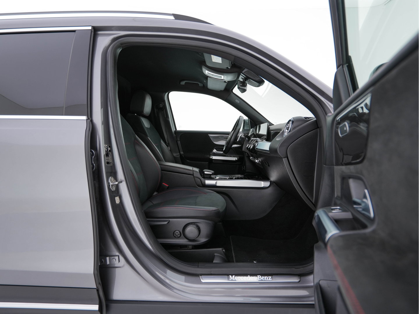 Mercedes-Benz GLB 200 d ( VAN ) Premium AMG-SportPack Aut. *LEATHER-MICROFIBRE | FULL-LED | AMBIENT-LIGHT | WIDE-SCREEN-DIGICOCKPIT | HEATED-SPORTSEATS | KEYLESS | NAVI-FULLMAP | DAB+ | ECC | PDC | CRUISE | 19''ALU*