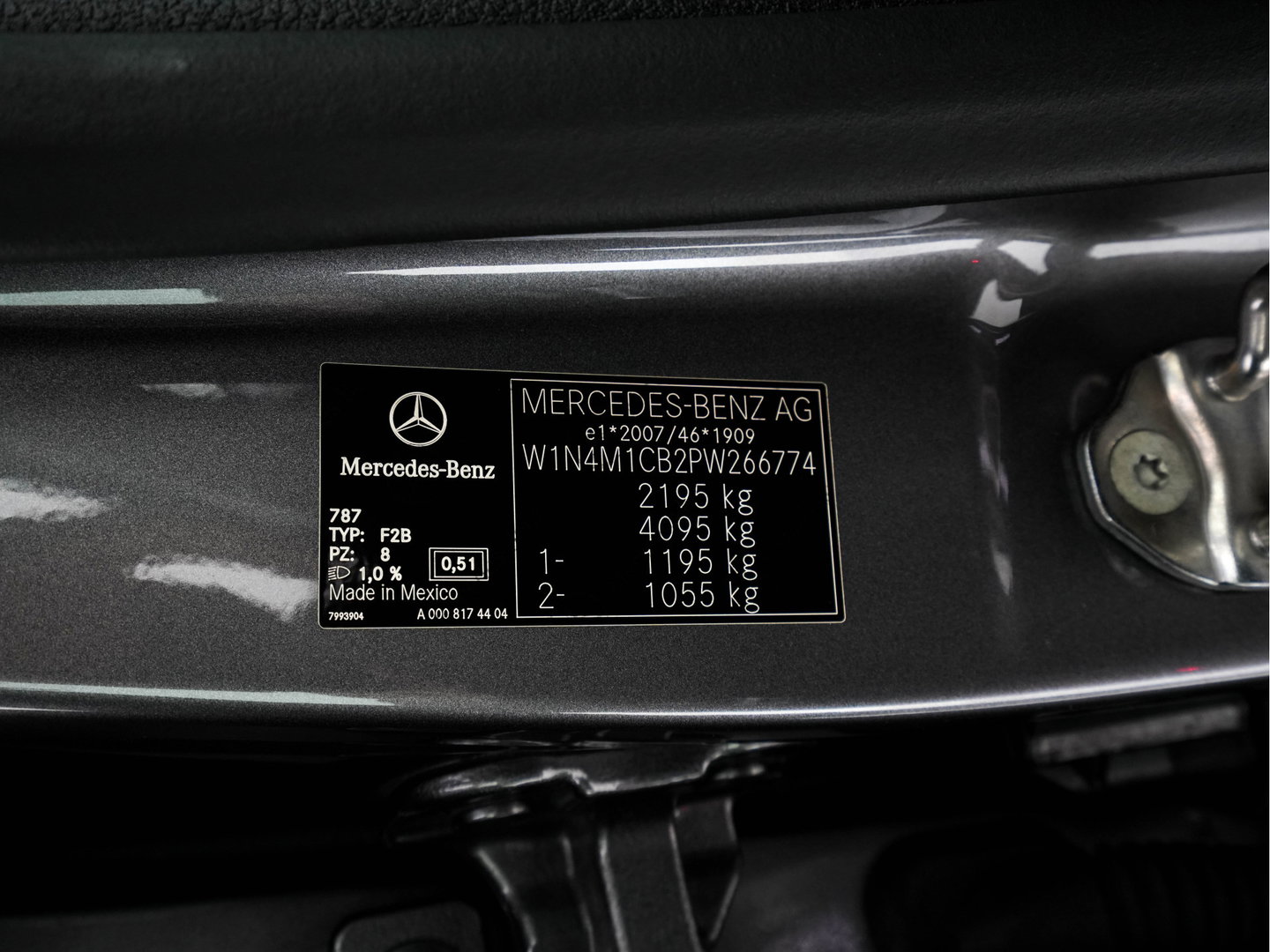 Mercedes-Benz GLB 200 d ( VAN ) Premium AMG-SportPack Aut. *LEATHER-MICROFIBRE | FULL-LED | AMBIENT-LIGHT | WIDE-SCREEN-DIGICOCKPIT | HEATED-SPORTSEATS | KEYLESS | NAVI-FULLMAP | DAB+ | ECC | PDC | CRUISE | 19''ALU*