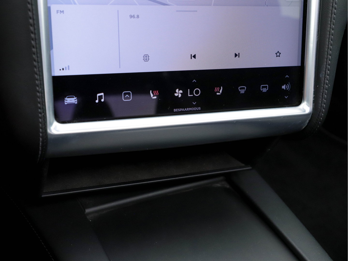 Tesla Model S 235 Kw Base [ 3-Fase-17kW ] {SoH-87%} (INCL-BTW) *PANO | AUTO-PILOT | KEYLESS | FULL-LED | 1/2-LEATHER | NAVI-FULLMAP | SURROUND-VIEW | APP-CONNECT | LANE-ASSIST | DIGI-COCKPIT | DAB | SPORT-SEATS | 19"ALU