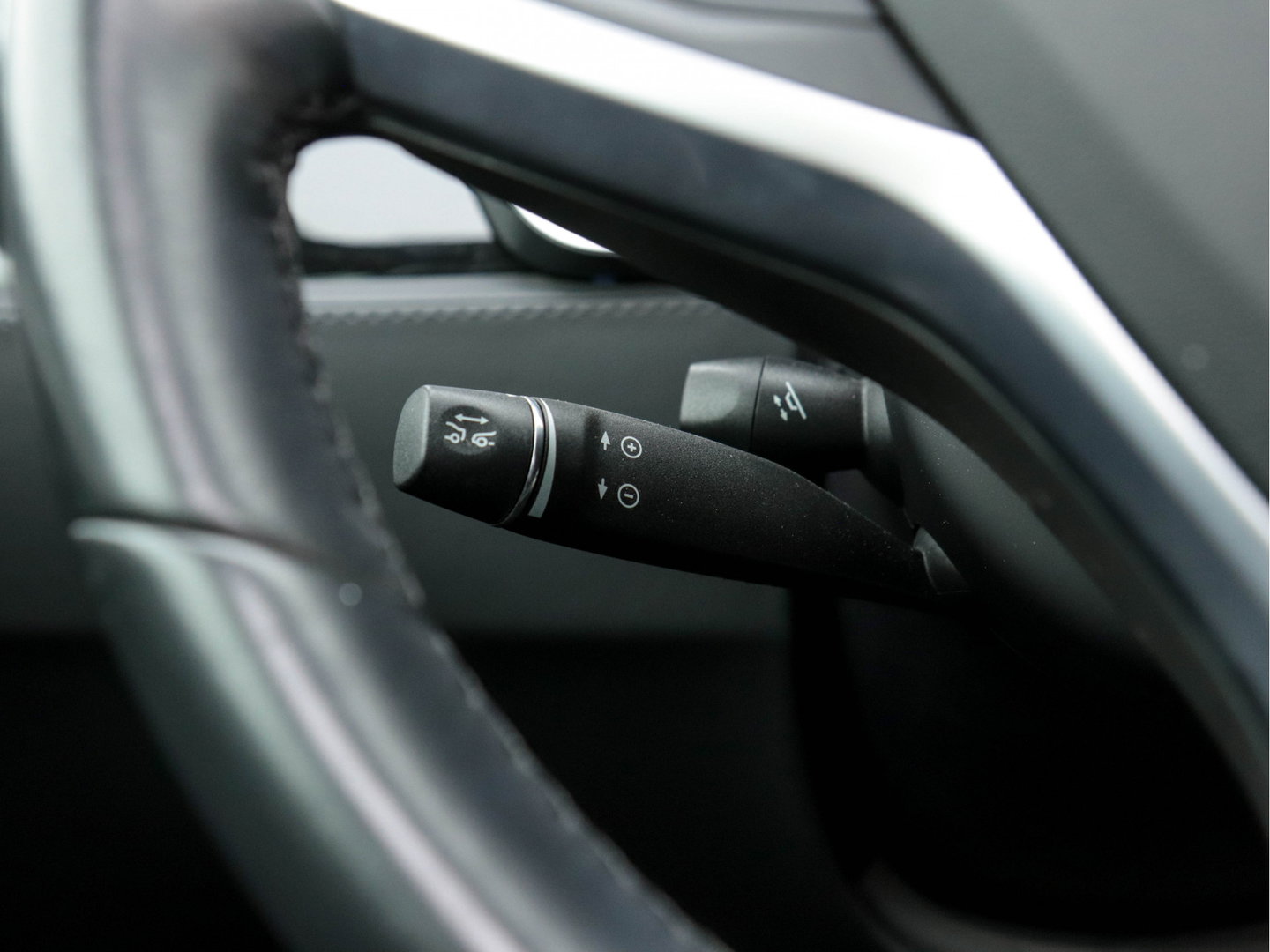 Tesla Model S 235 Kw Base [ 3-Fase-17kW ] {SoH-87%} (INCL-BTW) *PANO | AUTO-PILOT | KEYLESS | FULL-LED | 1/2-LEATHER | NAVI-FULLMAP | SURROUND-VIEW | APP-CONNECT | LANE-ASSIST | DIGI-COCKPIT | DAB | SPORT-SEATS | 19"ALU