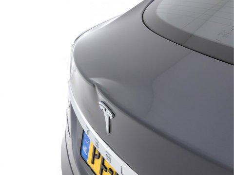 Tesla Model S 235 Kw Base [ 3-Fase-17kW ] {SoH-87%} (INCL-BTW) *PANO | AUTO-PILOT | KEYLESS | FULL-LED | 1/2-LEATHER | NAVI-FULLMAP | SURROUND-VIEW | APP-CONNECT | LANE-ASSIST | DIGI-COCKPIT | DAB | SPORT-SEATS | 19"ALU