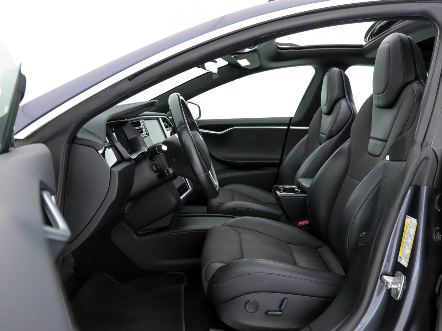 Tesla Model S 235 Kw Base [ 3-Fase-17kW ] {SoH-87%} (INCL-BTW) *PANO | AUTO-PILOT | KEYLESS | FULL-LED | 1/2-LEATHER | NAVI-FULLMAP | SURROUND-VIEW | APP-CONNECT | LANE-ASSIST | DIGI-COCKPIT | DAB | SPORT-SEATS | 19"ALU