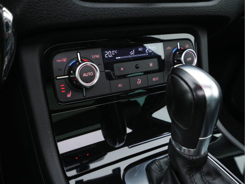 Volkswagen Touareg 3.0 TDI R-line Aut. *PANO | LEATHER | NAVI-FULLMAP | XENON | DYNAUDIO | MEMORY-PACK | ECC | SHIFT-PADDLES | PDC | DAB | COMFORTSEATS | 21"ALU*