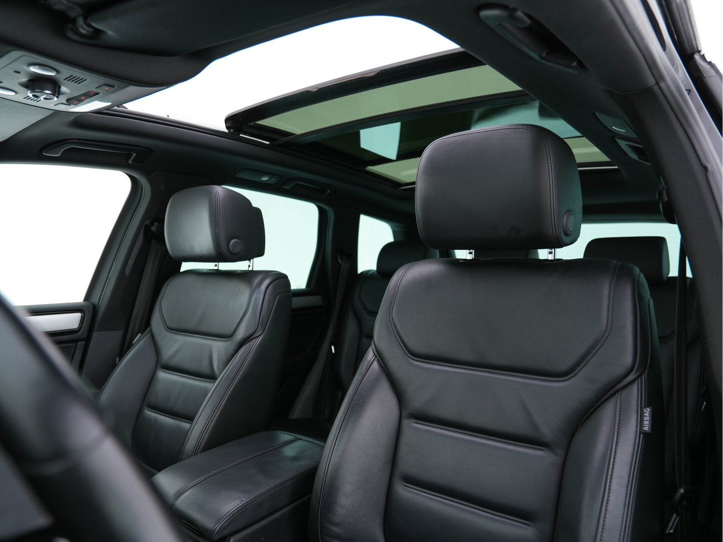 Volkswagen Touareg 3.0 TDI R-line Aut. *PANO | LEATHER | NAVI-FULLMAP | XENON | DYNAUDIO | MEMORY-PACK | ECC | SHIFT-PADDLES | PDC | DAB | COMFORTSEATS | 21"ALU*