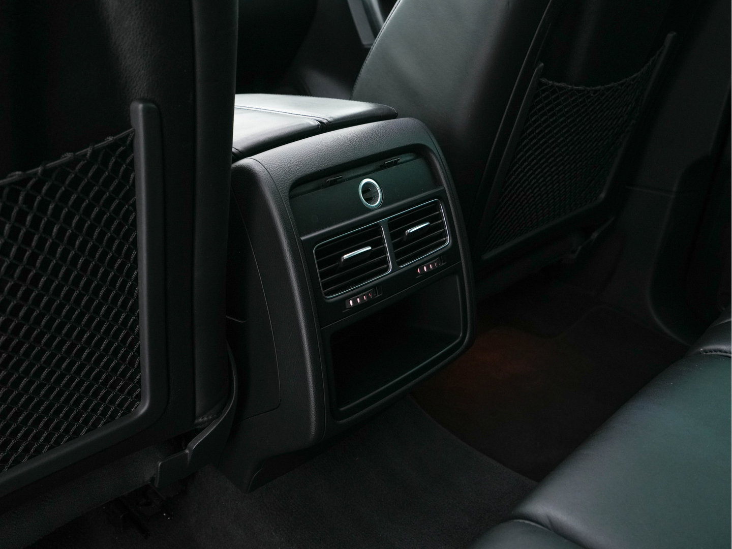 Volkswagen Touareg 3.0 TDI R-line Aut. *PANO | LEATHER | NAVI-FULLMAP | XENON | DYNAUDIO | MEMORY-PACK | ECC | SHIFT-PADDLES | PDC | DAB | COMFORTSEATS | 21"ALU*