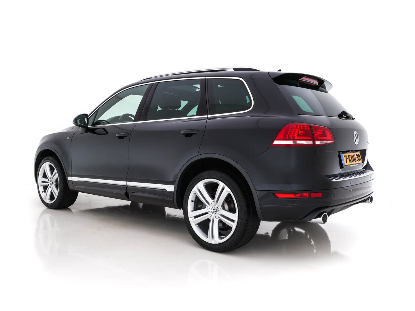 Volkswagen Touareg 3.0 TDI R-line Aut. *PANO | LEATHER | NAVI-FULLMAP | XENON | DYNAUDIO | MEMORY-PACK | ECC | SHIFT-PADDLES | PDC | DAB | COMFORTSEATS | 21"ALU*