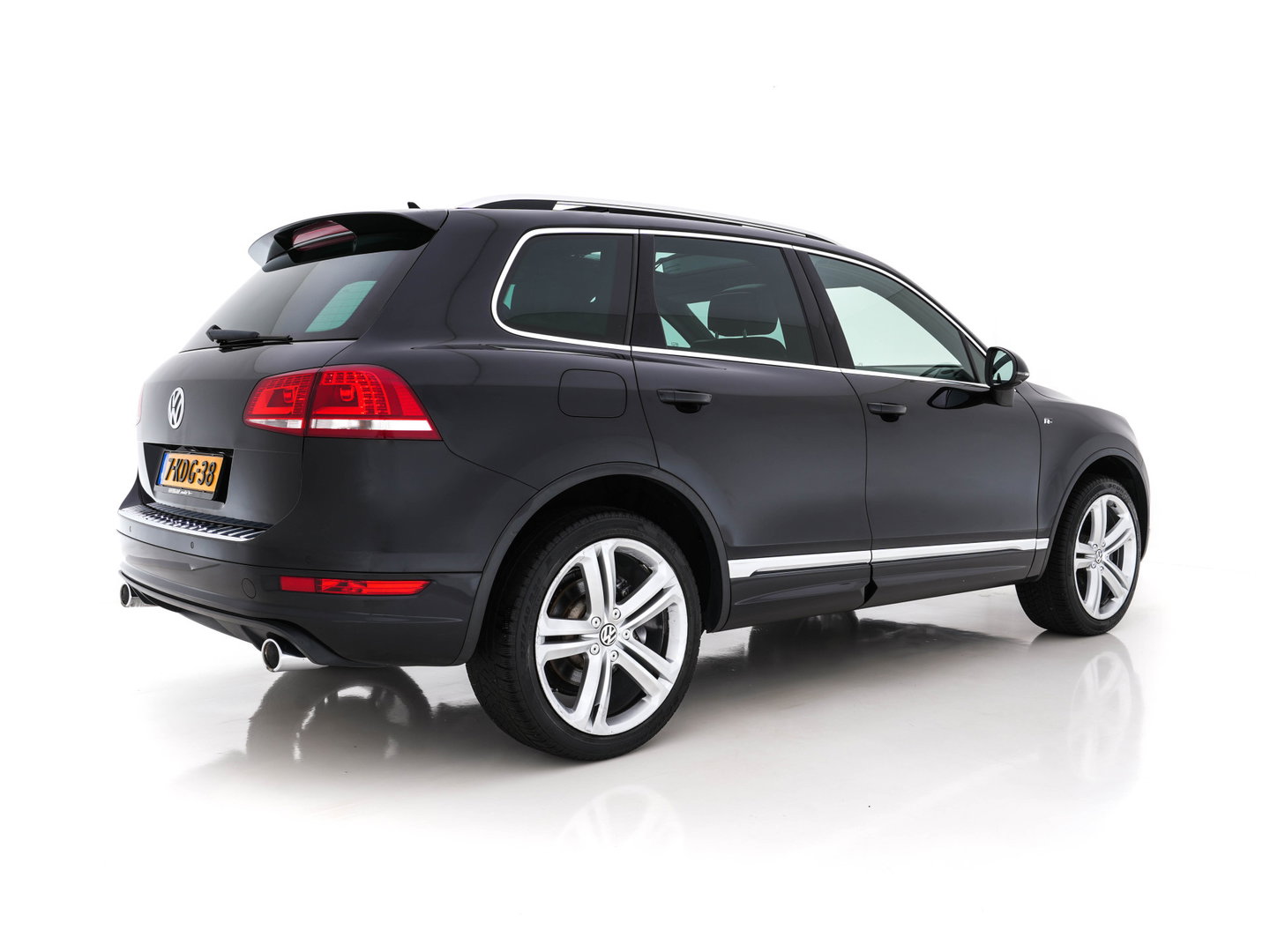 Volkswagen Touareg 3.0 TDI R-line Aut. *PANO | LEATHER | NAVI-FULLMAP | XENON | DYNAUDIO | MEMORY-PACK | ECC | SHIFT-PADDLES | PDC | DAB | COMFORTSEATS | 21"ALU*
