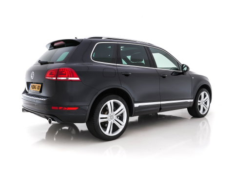 Volkswagen Touareg 3.0 TDI R-line Aut. *PANO | LEATHER | NAVI-FULLMAP | XENON | DYNAUDIO | MEMORY-PACK | ECC | SHIFT-PADDLES | PDC | DAB | COMFORTSEATS | 21"ALU*