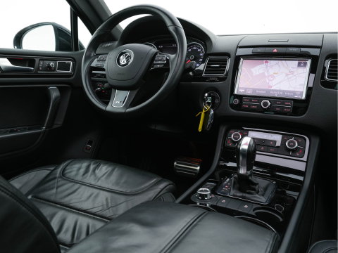 Volkswagen Touareg 3.0 TDI R-line Aut. *PANO | LEATHER | NAVI-FULLMAP | XENON | DYNAUDIO | MEMORY-PACK | ECC | SHIFT-PADDLES | PDC | DAB | COMFORTSEATS | 21"ALU*